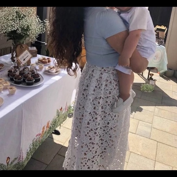 ‼️‼️Sold ‼️‼️White Vici midi lace dress - Picture 5 of 7